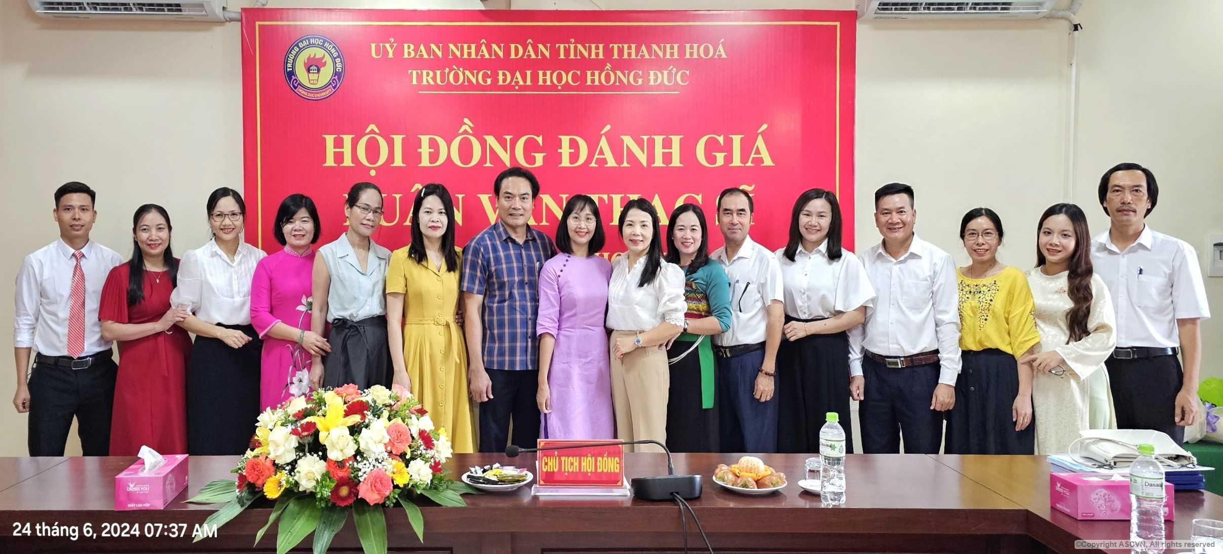 Học viên chuyên ngành Văn học Việt Nam khóa 15 bảo vệ thành công luận văn Thạc sĩ - Quả ngọt cuối năm
